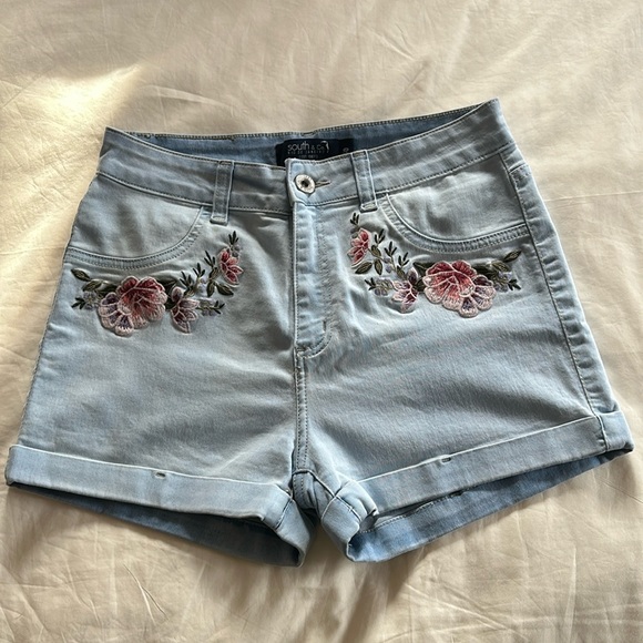 NWOT - Unique Embroidered Jeans Shorts from Brazil - Picture 1 of 9